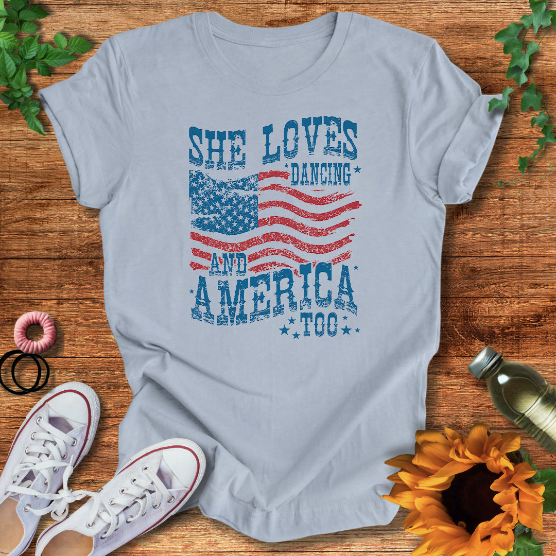 She Loves Dancing  T-Shirt