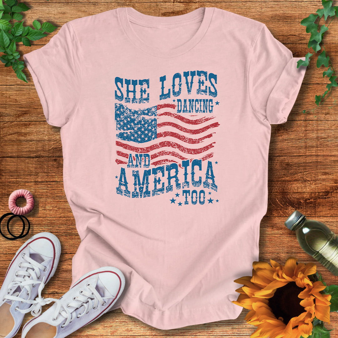 She Loves Dancing  T-Shirt