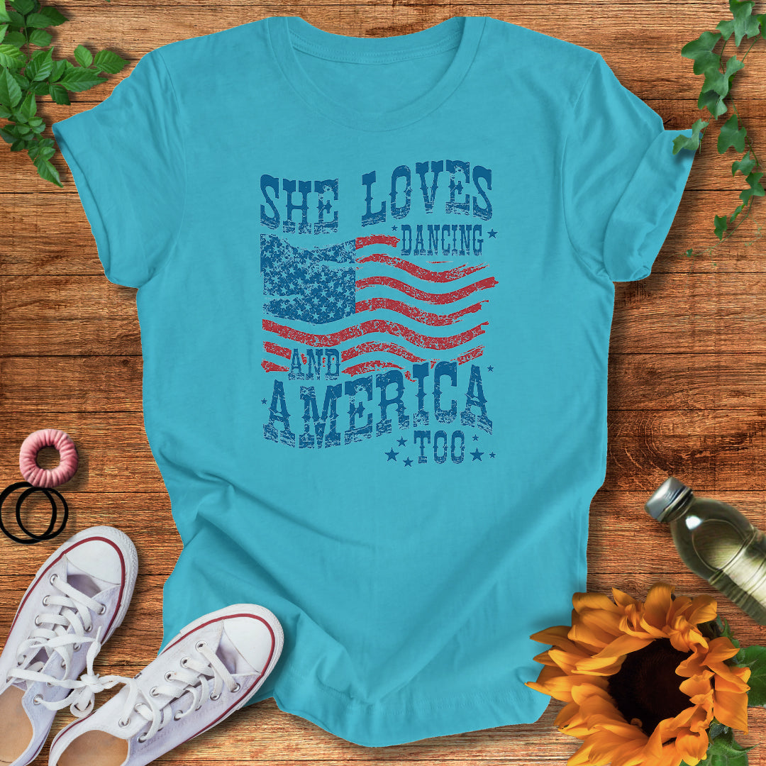 She Loves Dancing  T-Shirt