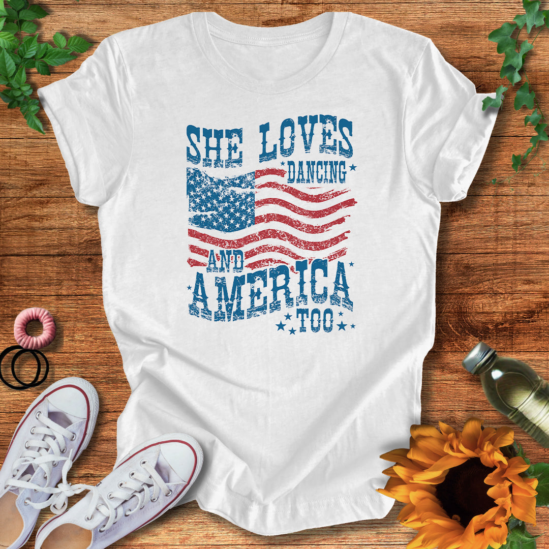 She Loves Dancing  T-Shirt